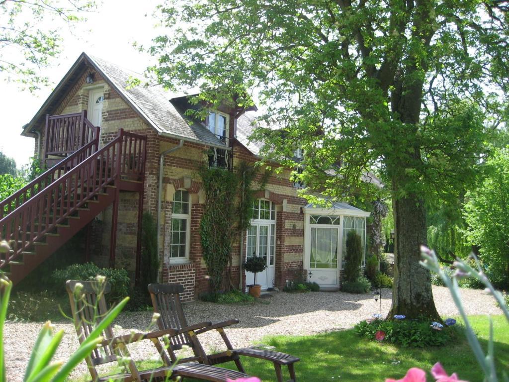 Le Domaine Des Pres Du Hom Bed and Breakfast Bézu-Saint-Éloi Δωμάτιο φωτογραφία