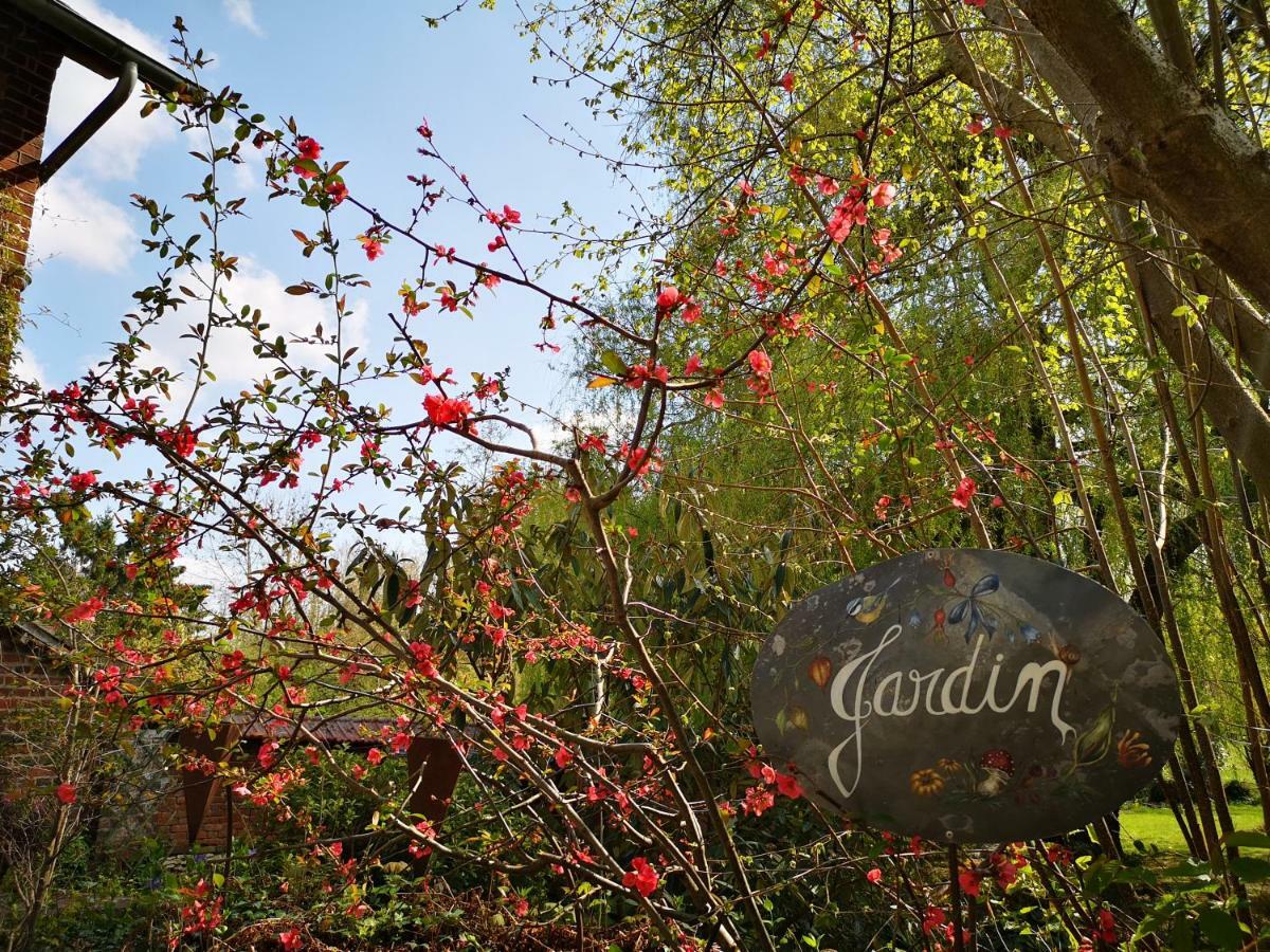 Le Domaine Des Pres Du Hom Bed and Breakfast Bézu-Saint-Éloi Εξωτερικό φωτογραφία