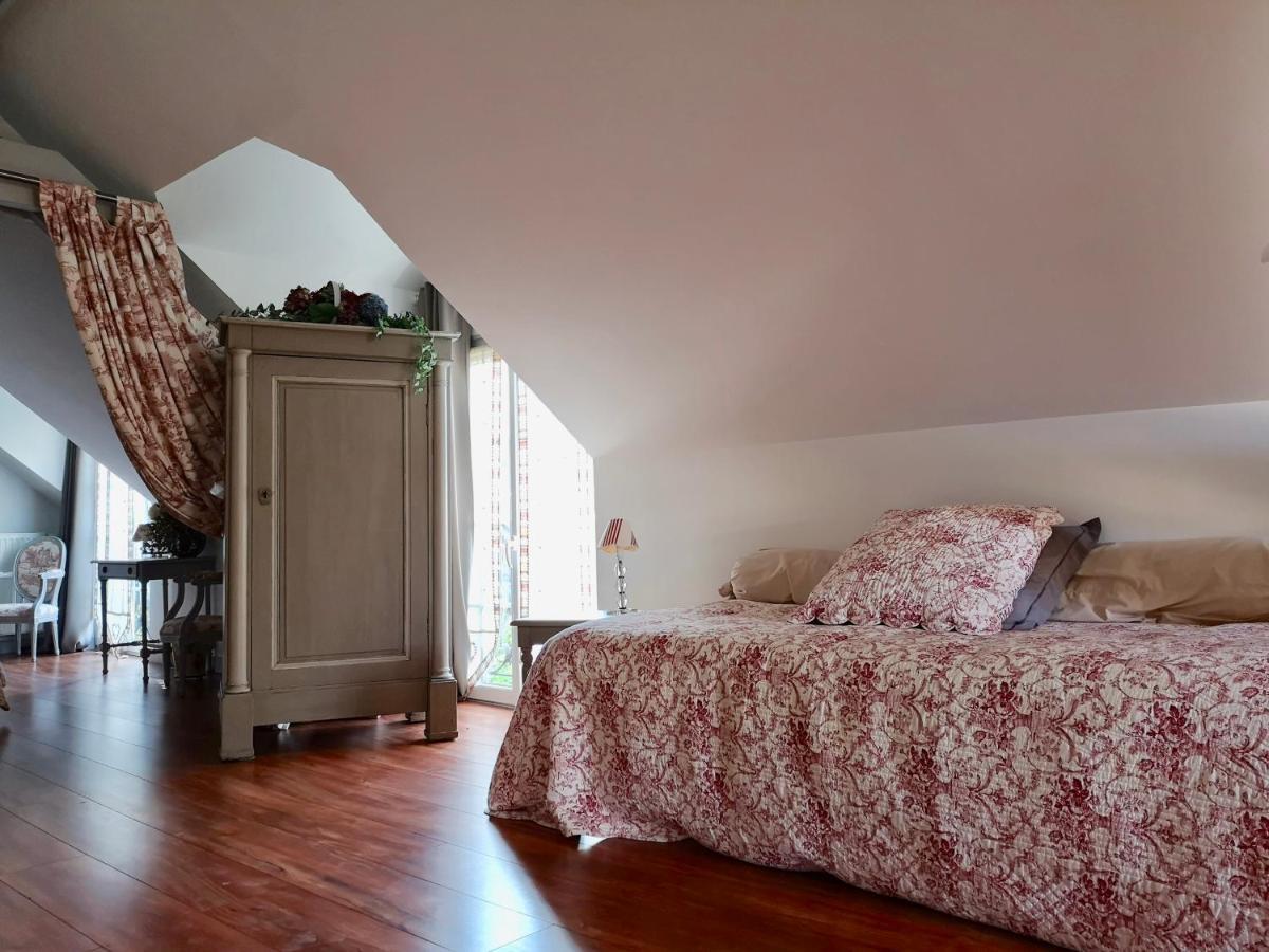 Le Domaine Des Pres Du Hom Bed and Breakfast Bézu-Saint-Éloi Εξωτερικό φωτογραφία